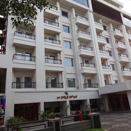 La Hospin Hotel Rājahmundry Habitación foto