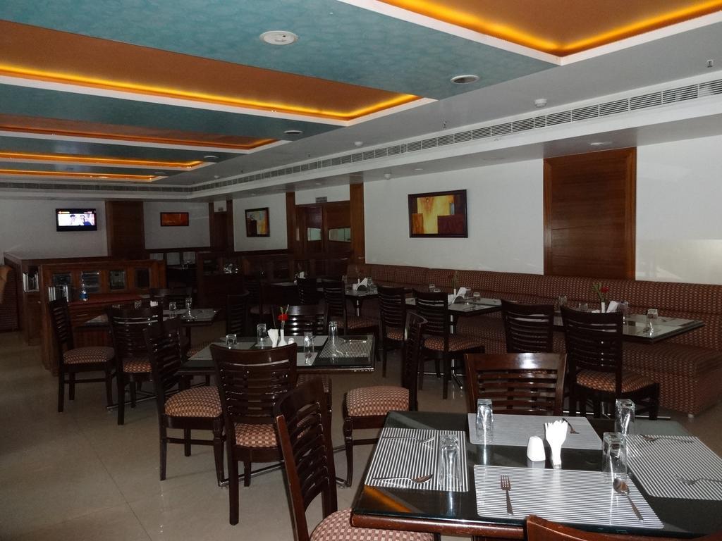 La Hospin Hotel Rājahmundry Habitación foto