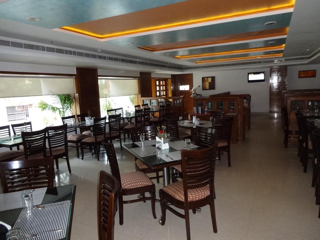 La Hospin Hotel Rājahmundry Habitación foto