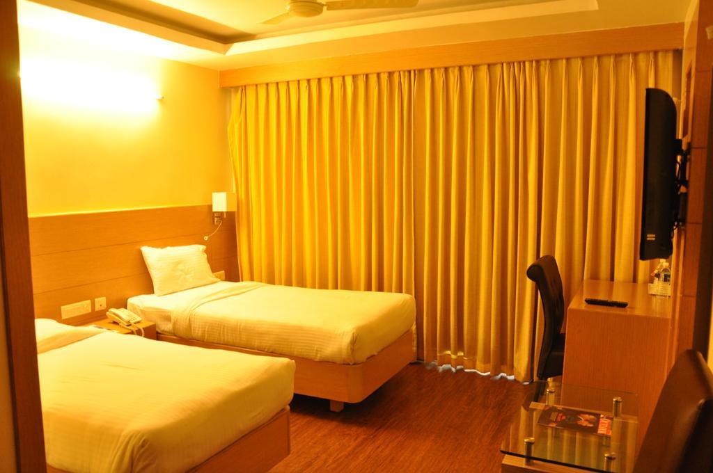 La Hospin Hotel Rājahmundry Habitación foto